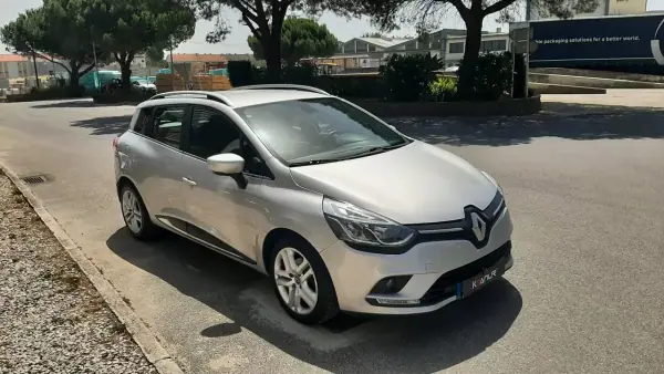 Renault Clio Sport Tourer 2018 - 11500 EUR, 89764 km - AUTO.MOTO.pt - 89764km - foto 15 de 46