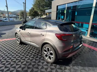 Renault Captur 2022 - 17300 EUR, 89000 km - AUTO.MOTO.pt - 89000km - foto 4 de 12