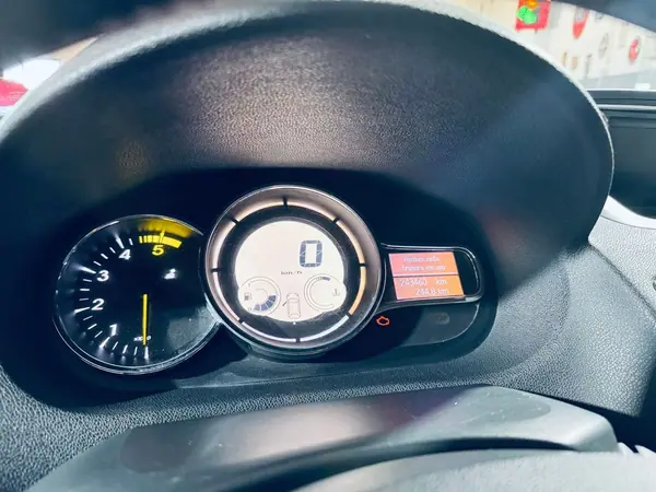 Renault Mégane 2012 - 10990 EUR, 243460 km - AUTO.MOTO.pt - 243460km - foto 18 de 21