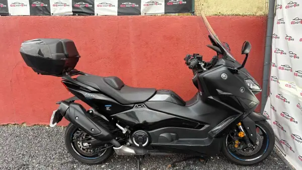 Yamaha TMAX 2023 - 11900 EUR, 5900 km - AUTO.MOTO.pt - 5900km - foto 7 de 9