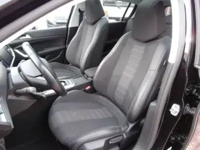 Peugeot 308 2019 - 15250 EUR, 160913 km - AUTO.MOTO.pt - 160913km - foto 11 de 37