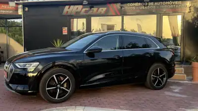Audi e-tron 2019 - 27990 EUR, 99000 km - AUTO.MOTO.pt - 99000km - foto 29 de 33