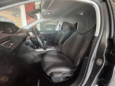 Peugeot 308 SW 2018 - 14990 EUR, 124838 km - AUTO.MOTO.pt - 124838km - foto 12 de 21