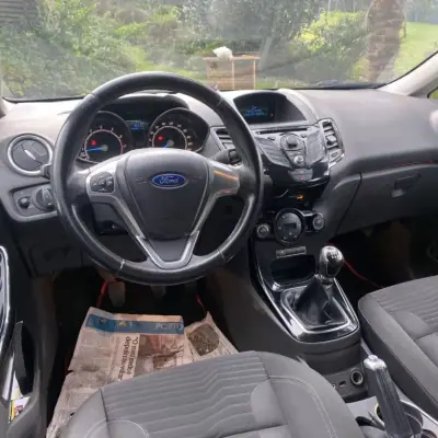 Ford Fiesta 2014 - 9990 EUR, 137000 km - AUTO.MOTO.pt - 137000km - foto 7 de 8