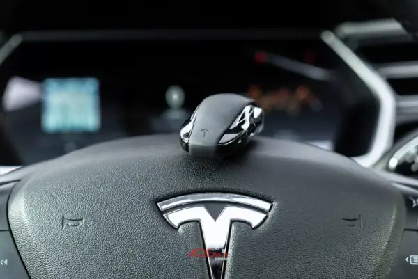 Tesla Model S 2014 - 22000 EUR, 251000 km - AUTO.MOTO.pt - 251000km - foto 22 de 22