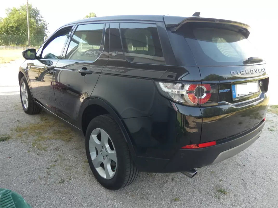 Land Rover Discovery Sport 2016 - 18750 EUR, 220000 km - AUTO.MOTO.pt - 220000km - foto 2 de 30