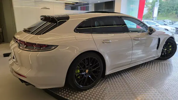 Porsche Panamera Sport Turismo 2024 - 119900 EUR, 45564 km - AUTO.MOTO.pt - 45564km - foto 20 de 63