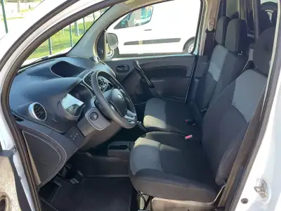 Renault Kangoo 1.5 dCi Longa IVA Dedutível 2021 - 13900 EUR, 151000 km - AUTO.MOTO.pt - 151000km - foto 16 de 27