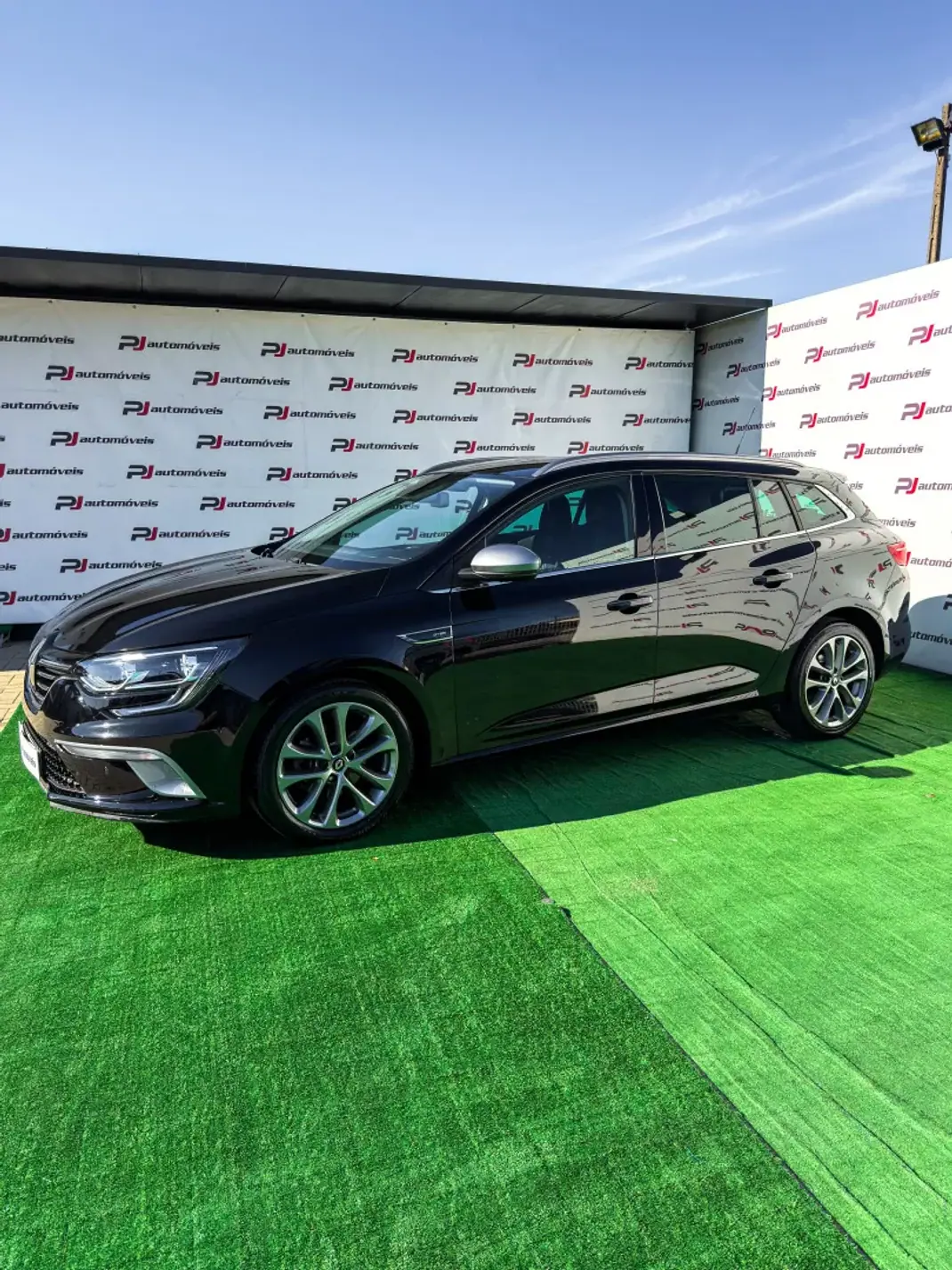 Renault Mégane 2016 - 12500 EUR, 160445 km - 160445km - foto 2 de 19