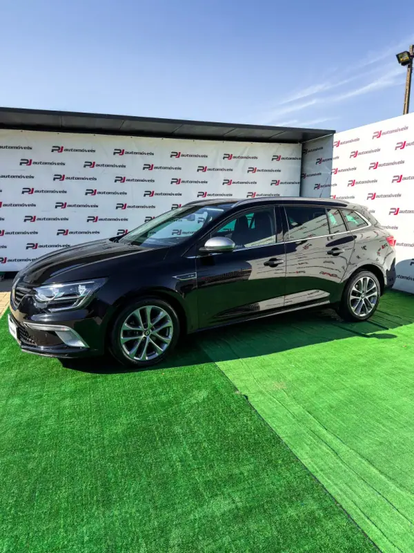 Renault Mégane 1.5 dCi GT Line 2016 Diesel — 160 445 km Renault Mégane 1.5 dCi GT Line 2016 Diesel