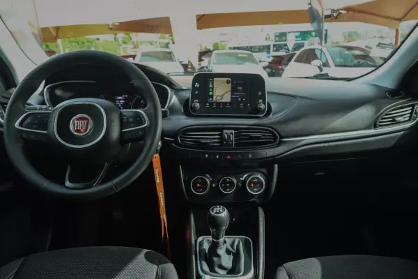 Fiat Tipo 2019 - 11880 EUR, 100620 km - AUTO.MOTO.pt - 100620km - foto 8 de 22