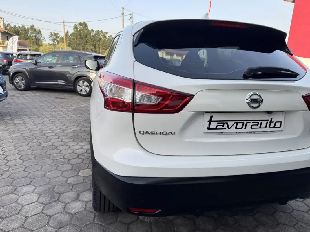 Nissan Qashqai 2015 - 11500 EUR, 258000 km - AUTO.MOTO.pt - 258000km - foto 26 de 36