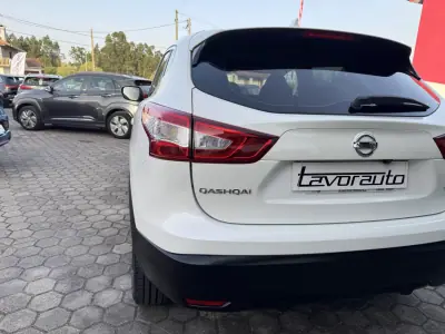 Nissan Qashqai 2015 - 11500 EUR, 258000 km - AUTO.MOTO.pt - 258000km - foto 26 de 36