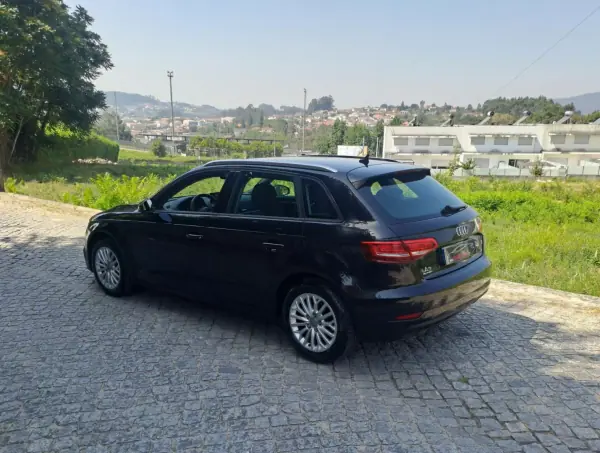 Audi A3 Sportback 2017 - 15500 EUR, 160000 km - AUTO.MOTO.pt - 160000km - foto 4 de 14