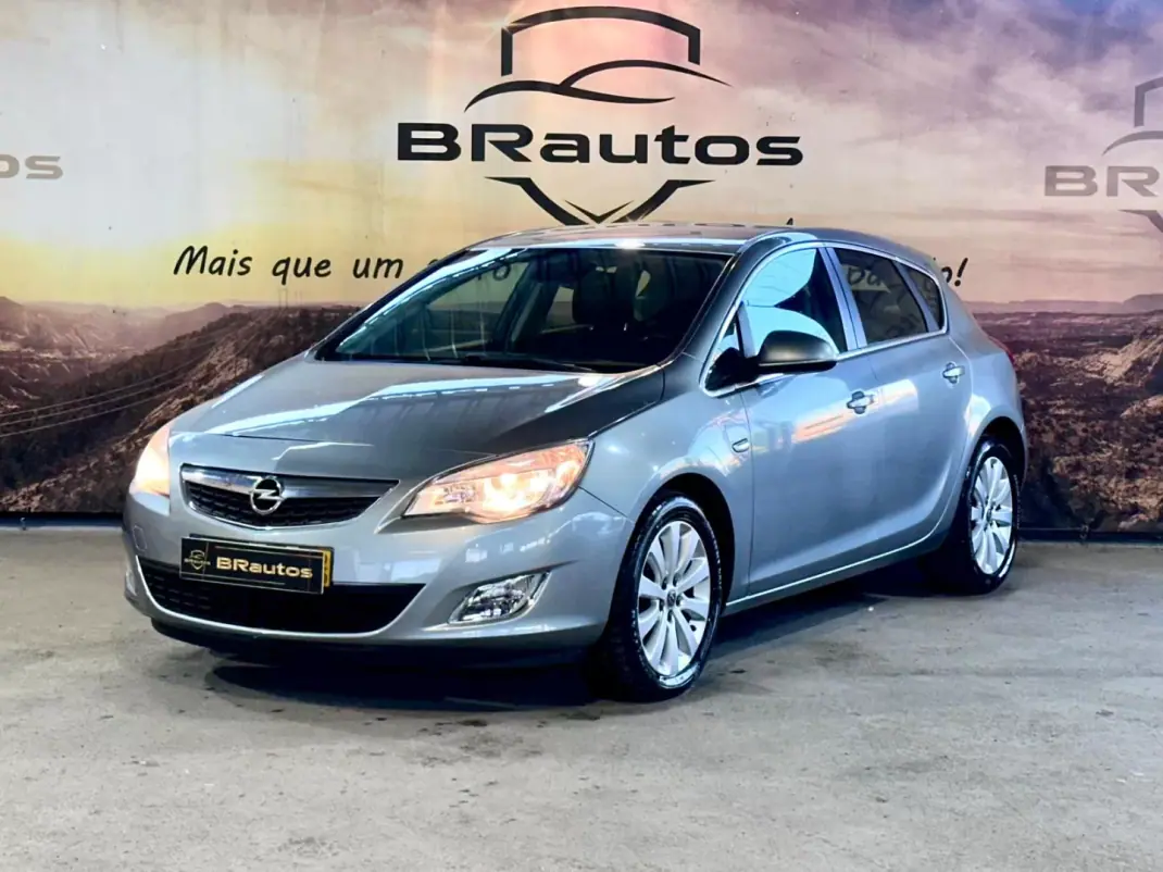 Opel Astra 2010 - 7500 EUR, 194859 km - AUTO.MOTO.pt - 194859km - foto 1 de 22