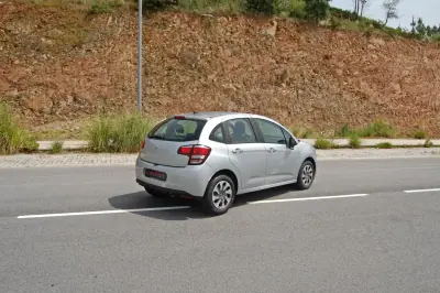Citroën C3 2013 - 7500 EUR, 162000 km - AUTO.MOTO.pt - 162000km - foto 6 de 11