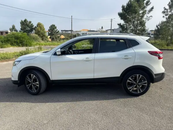 Nissan Qashqai 2018 - 14999 EUR, 97000 km - AUTO.MOTO.pt - 97000km - foto 3 de 10