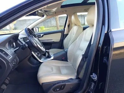 Volvo XC 60 2015 - 17990 EUR, 134200 km - AUTO.MOTO.pt - 134200km - foto 10 de 21