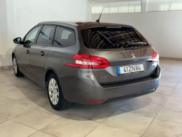 Peugeot 308 SW 2019 - 13000 EUR, 76390 km - AUTO.MOTO.pt - 76390km - foto 7 de 22
