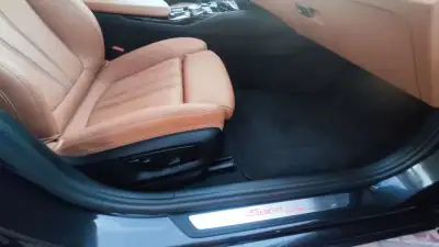 BMW 520 2018 - 29990 EUR, 130000 km - AUTO.MOTO.pt - 130000km - foto 37 de 43