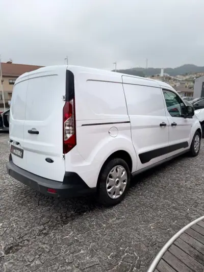 Ford Transit Connect 2018 - 10500 EUR, 165000 km - AUTO.MOTO.pt - 165000km - foto 6 de 6
