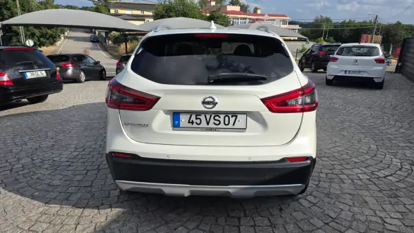 Nissan Qashqai 2018 - 19250 EUR, 62000 km - AUTO.MOTO.pt - 62000km - foto 4 de 18