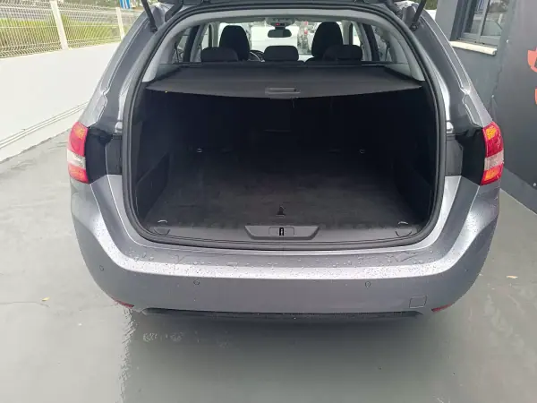 Peugeot 308 2020 - 10900 EUR, 168102 km - AUTO.MOTO.pt - 168102km - foto 13 de 28