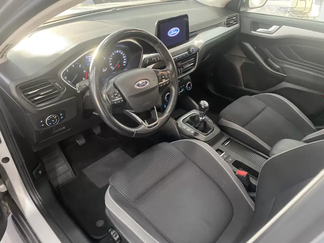 Ford Focus SW 2019 - 12600 EUR, 156868 km - AUTO.MOTO.pt - 156868km - foto 6 de 34