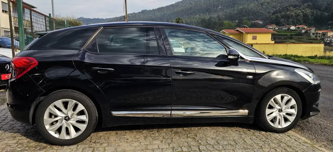Citroën DS5 2014 - 13999 EUR, 160000 km - AUTO.MOTO.pt - 160000km - foto 29 de 29