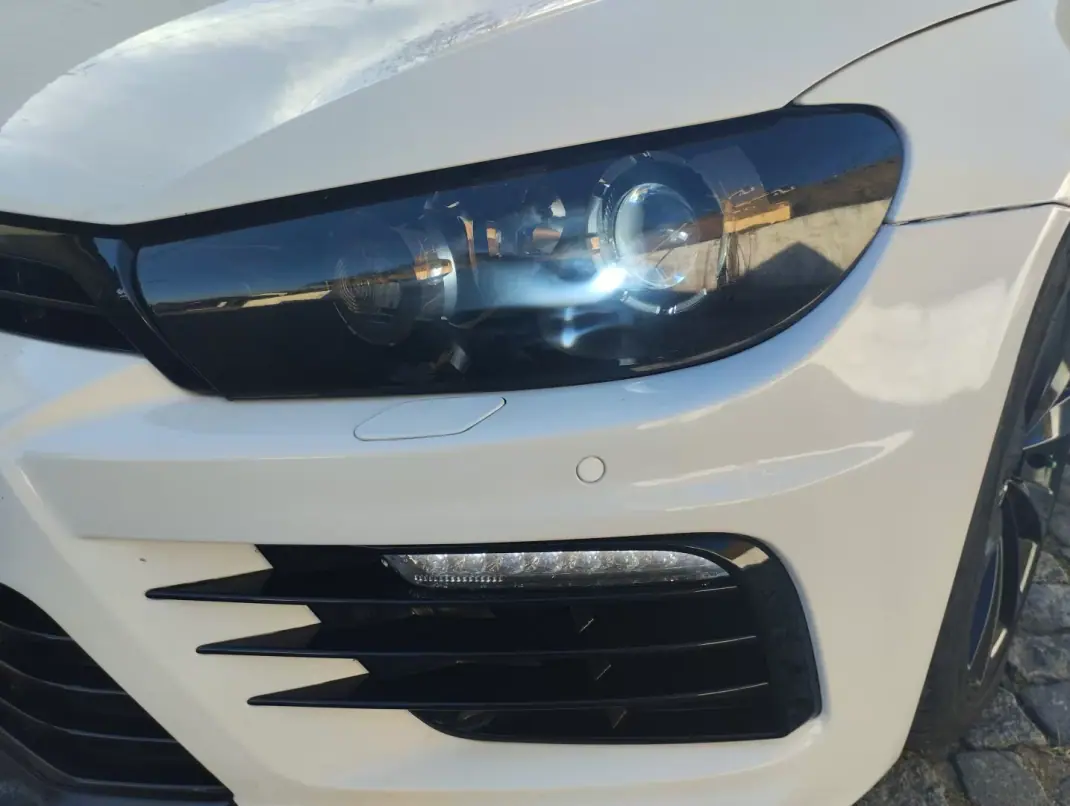 Volkswagen Scirocco 2011 - 10000 EUR, 210000 km - AUTO.MOTO.pt - 210000km - foto 12 de 30