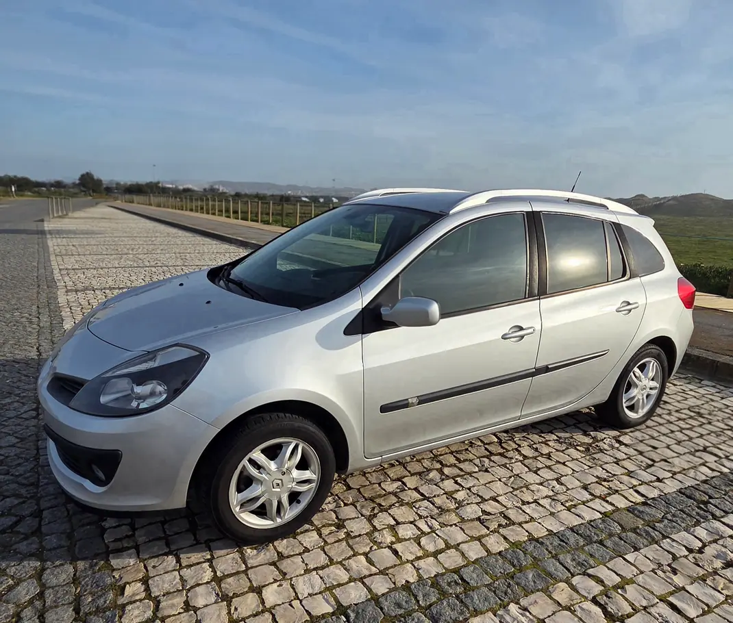 Renault Clio 2008 - 3990 EUR, 199500 km - AUTO.MOTO.pt - 199500km - foto 7 de 19