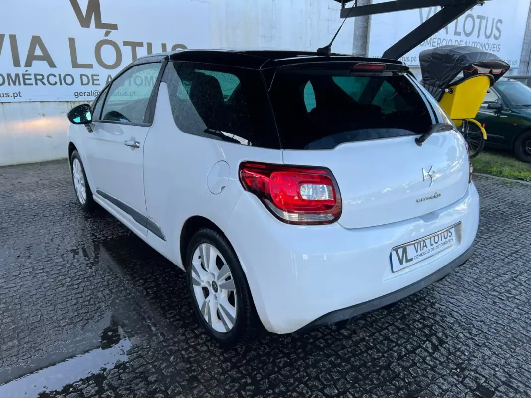 Citroën DS3 2010 - 6500 EUR, 220000 km - AUTO.MOTO.pt - 220000km - foto 4 de 11