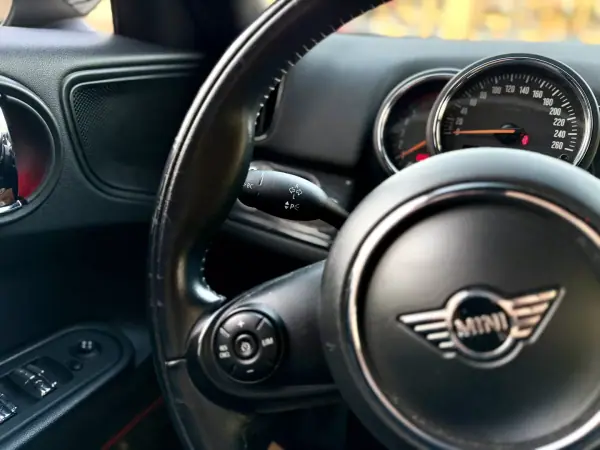 MINI Countryman 2019 - 24450 EUR, 79000 km - AUTO.MOTO.pt - 79000km - foto 19 de 31