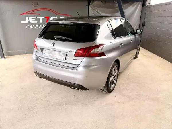 Peugeot 308 2015 - 15990 EUR, 223775 km - AUTO.MOTO.pt - 223775km - foto 5 de 22