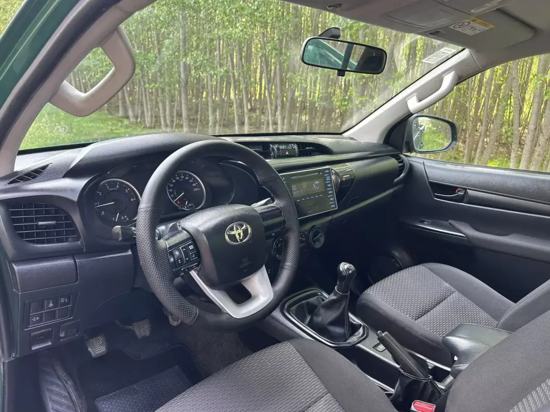 Toyota Hilux 4x4 2019 - 28500 EUR, 283000 km - AUTO.MOTO.pt - 283000km - foto 8 de 11