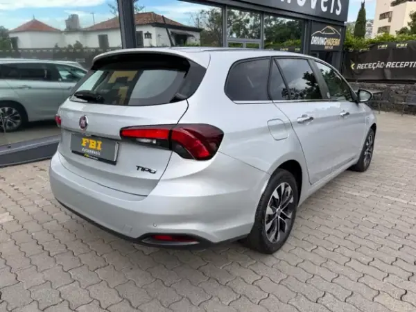 Fiat Tipo Station Wagon 2020 - 14900 EUR, 55800 km - AUTO.MOTO.pt - 55800km - foto 8 de 12