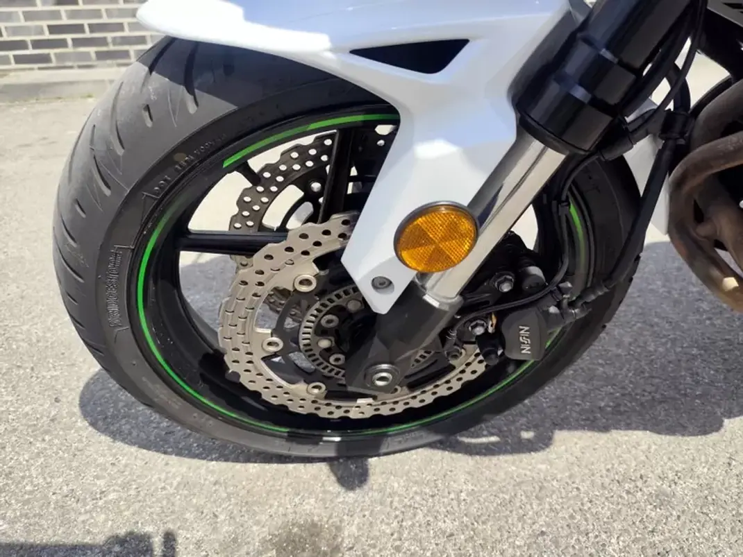 Kawasaki Versys 2019 - 5980 EUR, 70000 km - AUTO.MOTO.pt - 70000km - foto 15 de 24