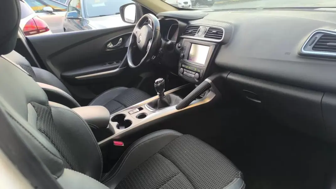 Renault Kadjar 2017 - 12500 EUR, 158000 km - AUTO.MOTO.pt - 158000km - foto 3 de 18