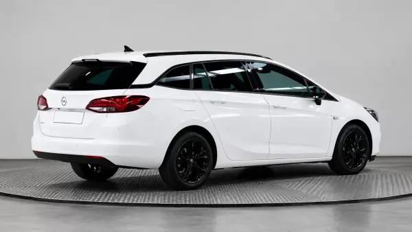 Opel Astra Sports Tourer 2022 - 11250 EUR, 146000 km - AUTO.MOTO.pt - 146000km - foto 3 de 9