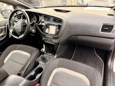 Kia Ceed 2015 - 11490 EUR, 210548 km - AUTO.MOTO.pt - 210548km - foto 5 de 11