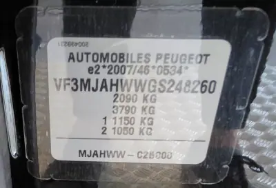 Peugeot 3008 2016 - 19900 EUR, 132132 km - AUTO.MOTO.pt - 132132km - foto 57 de 62