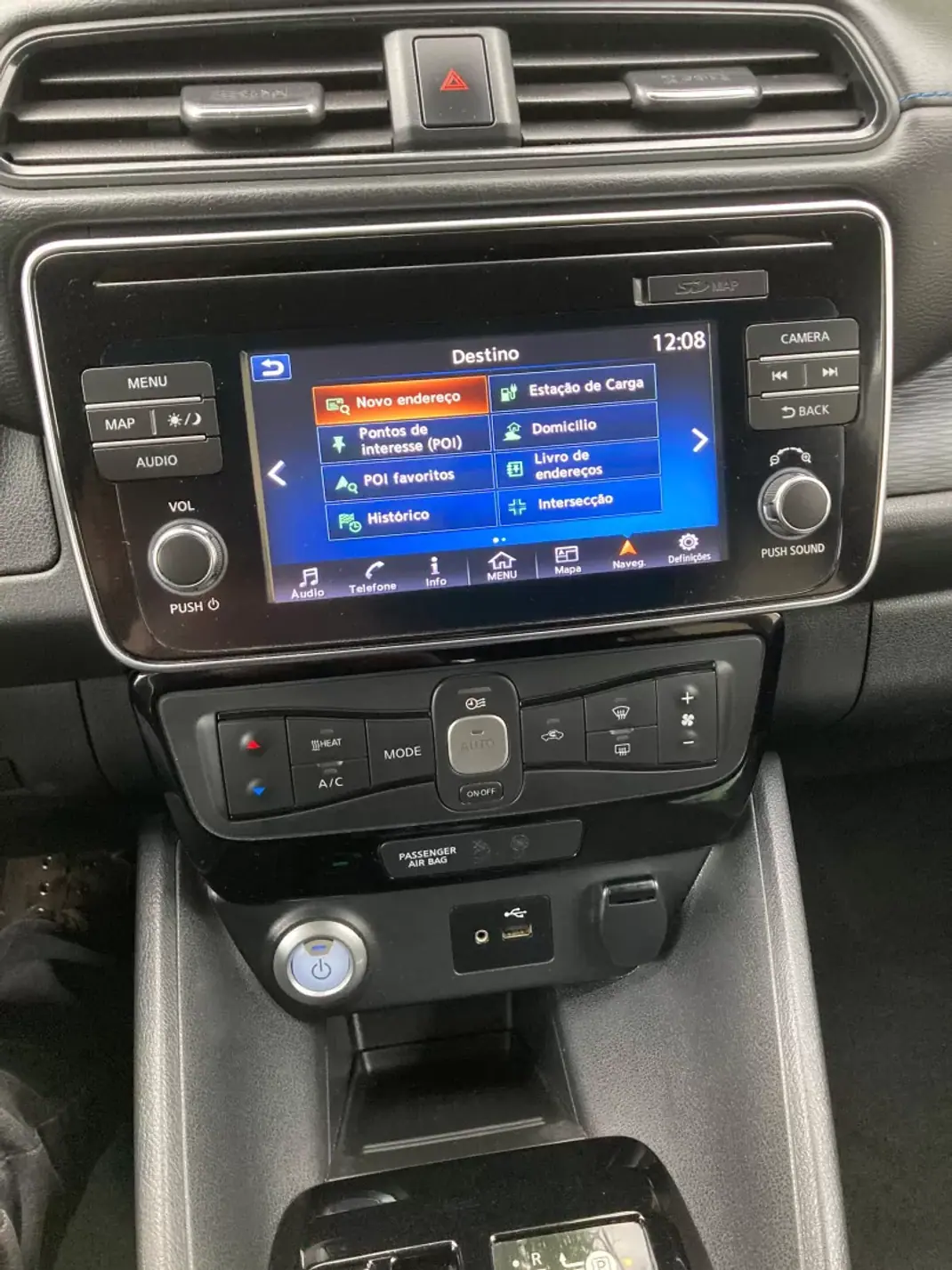 Nissan Leaf 2019 - 13500 EUR, 81279 km - AUTO.MOTO.pt - 81279km - foto 13 de 20