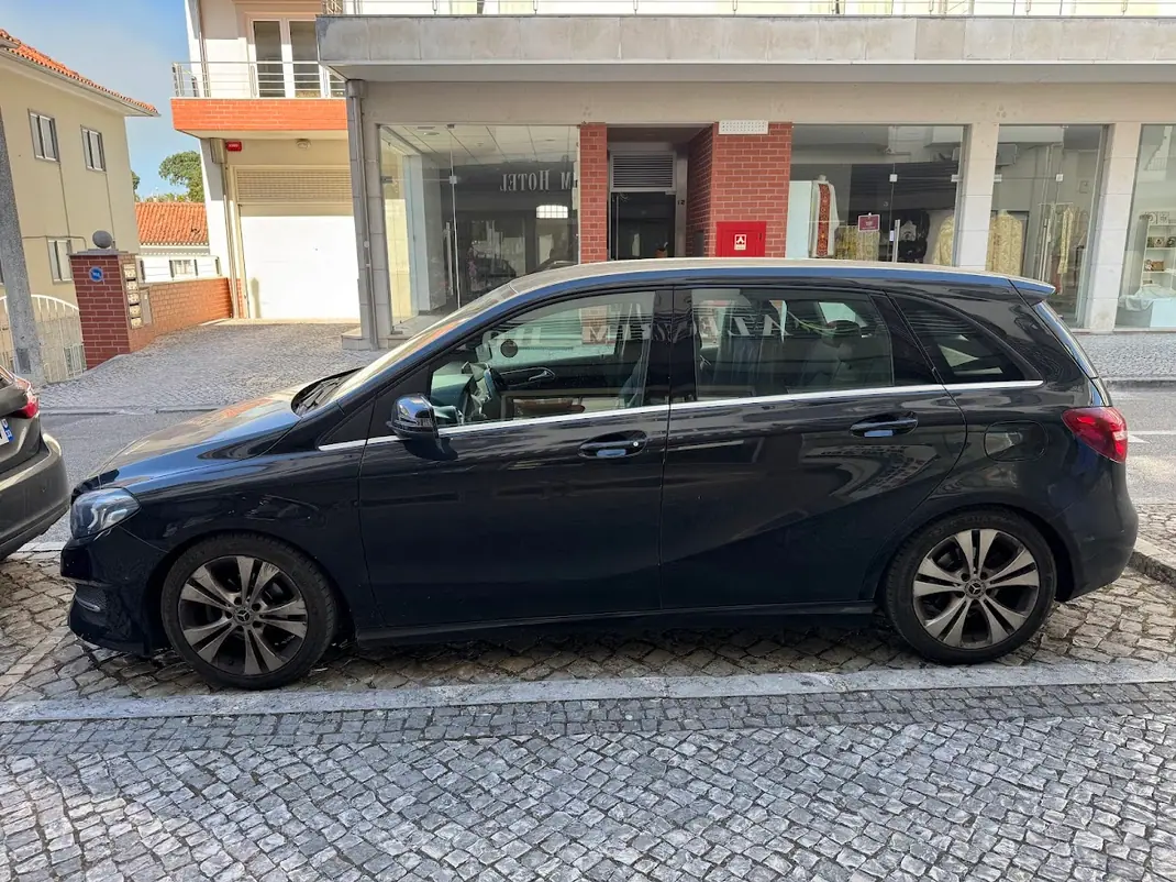 Mercedes-Benz B 180 2018 - 14500 EUR, 106000 km - AUTO.MOTO.pt - 106000km - foto 4 de 10
