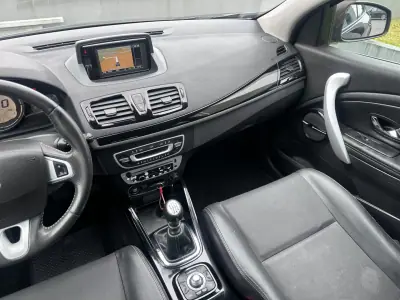 Renault Mégane 2012 - 7900 EUR, 270000 km - AUTO.MOTO.pt - 270000km - foto 31 de 36