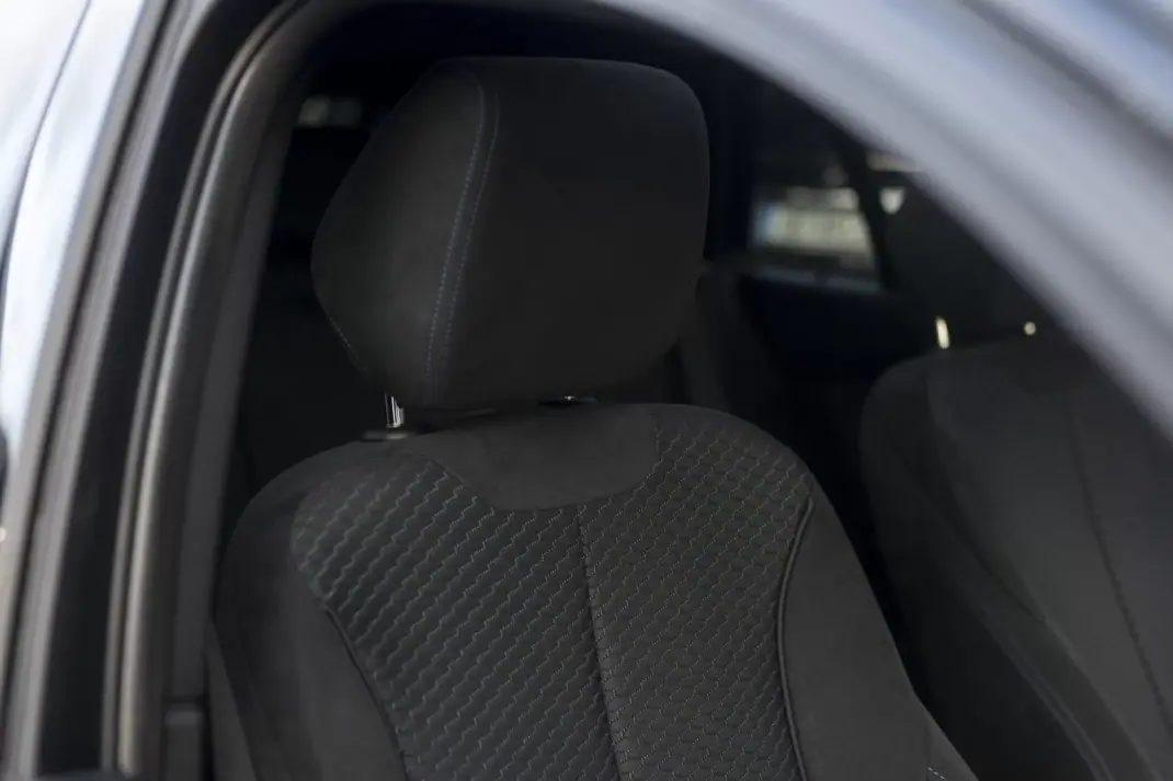 BMW 320 2015 - 19900 EUR, 190600 km - AUTO.MOTO.pt - 190600km - foto 19 de 32