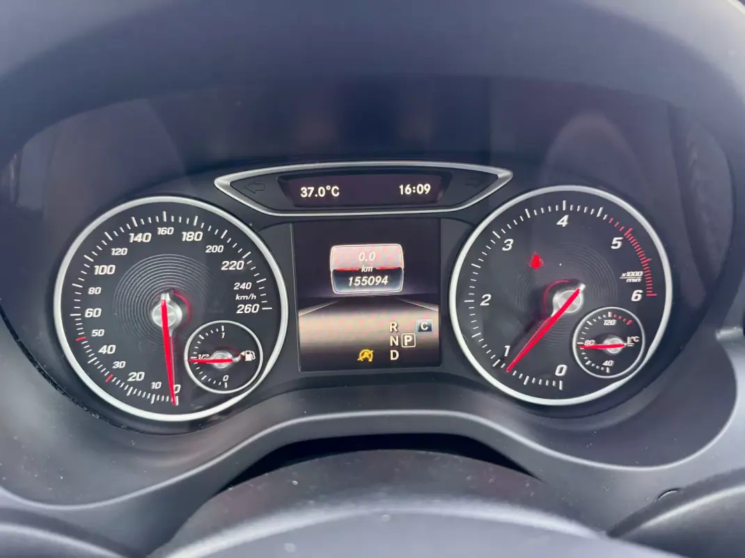 Mercedes-Benz A 180 2018 - 17500 EUR, 155000 km - 155000km - foto 14 de 19