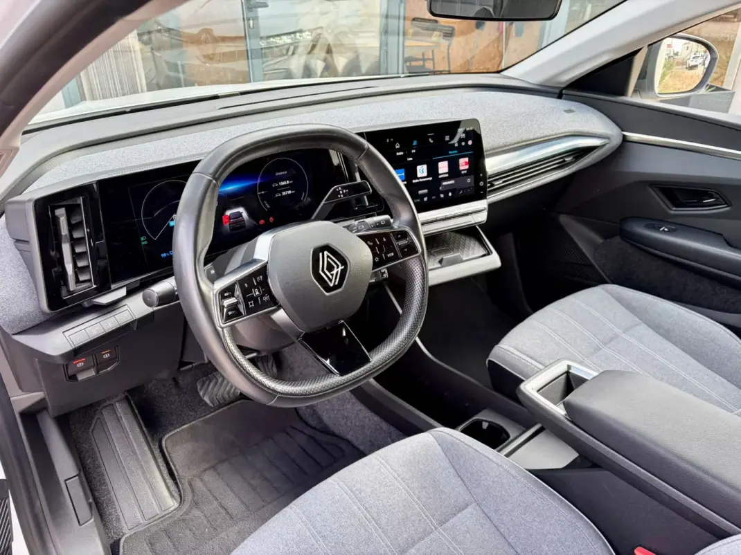Renault Mégane E-Tech 2023 - 21990 EUR, 35718 km - 35718km - foto 6 de 18