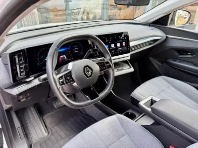 Renault Mégane E-Tech 2023 - 21990 EUR, 35718 km - AUTO.MOTO.pt - 35718km - foto 6 de 18