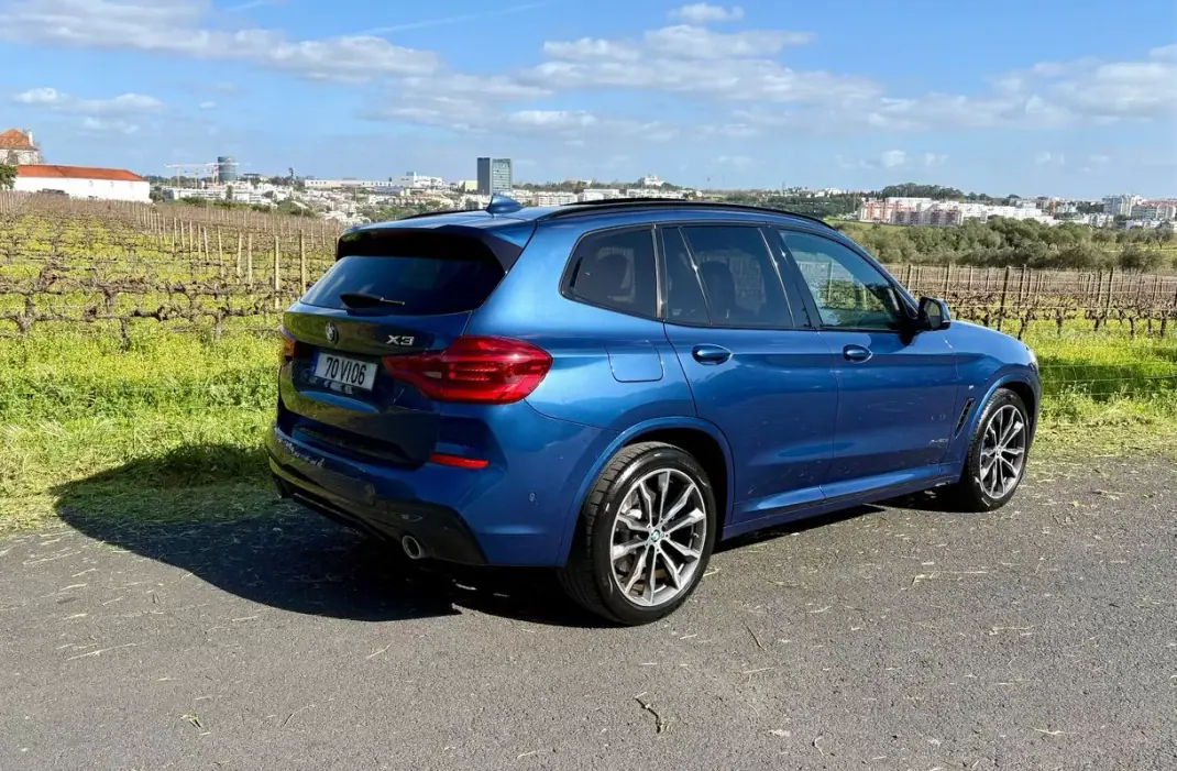 BMW X3 2018 - 36500 EUR, 69628 km - AUTO.MOTO.pt - 69628km - foto 5 de 32