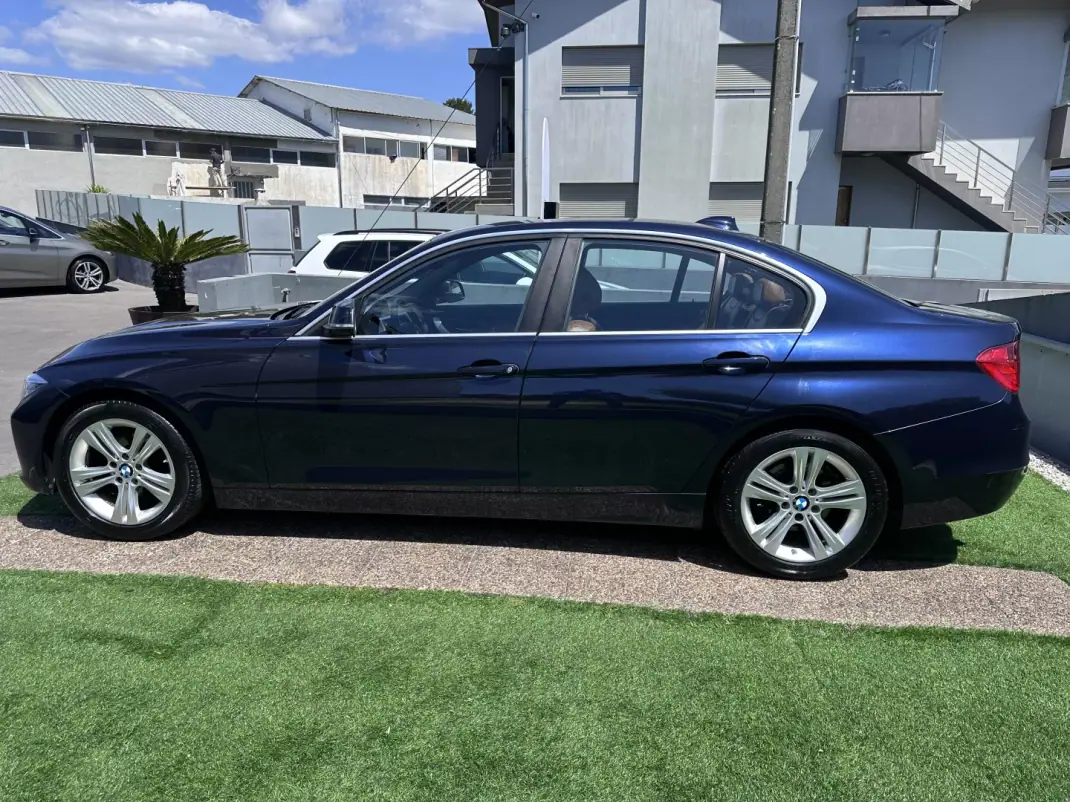 BMW 320 2015 - 14900 EUR, 240000 km - AUTO.MOTO.pt - 240000km - foto 18 de 59